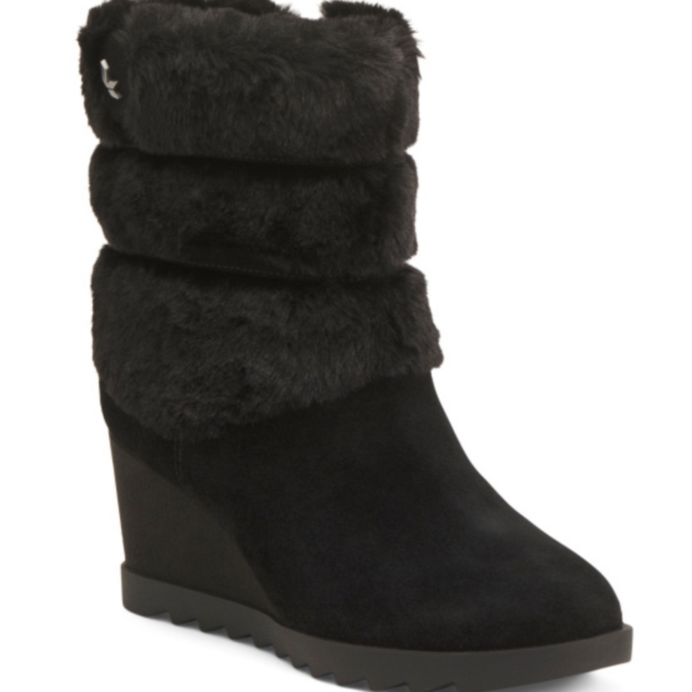 KOOLABURRA BY UGG
Fuzz Suede Wedge Boots